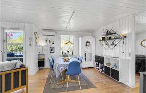 4 Bedroom Stunning Home In Thyholm