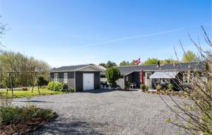 4 Bedroom Stunning Home In Thyholm