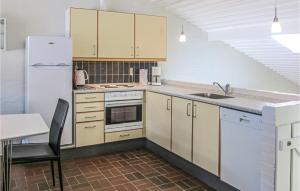 2 Bedroom Lovely Apartment In Allinge