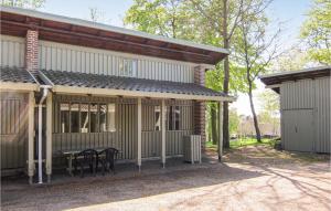 2 Bedroom Lovely Apartment In Allinge