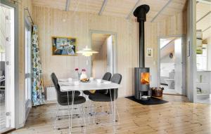 Stunning Home In Strøby With Wifi