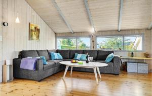 Stunning Home In Strøby With Wifi