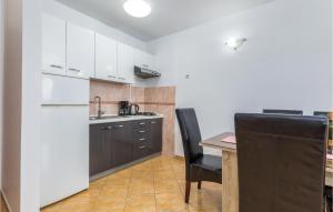 Amazing Apartment In Pula With 2 Bedrooms And Wifi