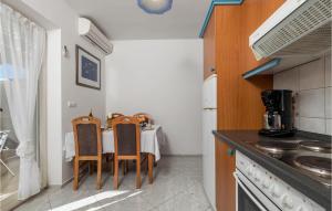 Stunning Apartment In Novalja With Outdoor Swimming Pool, 2 Bedrooms And Wifi