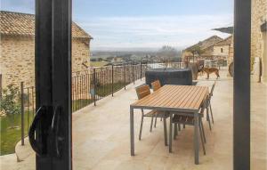 Maisons de vacances Amazing home in Bollne with Outdoor swimming pool, WiFi and 3 Bedrooms : photos des chambres