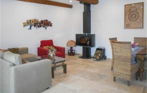 Maisons de vacances Amazing home in Bollne with Outdoor swimming pool, WiFi and 3 Bedrooms : photos des chambres