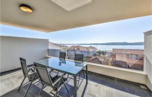 Nice Apartment In Seget Donji 