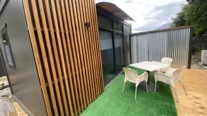 The Hideaway - On-site Hot Tub - Close to town - 格莱诺基