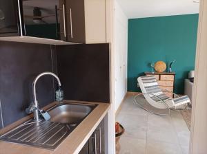 A 6mn de Sanary-5mn plage-Wifi-Balcon-Parking