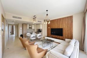 Charming 2BDR w Sea & Pool View Free Beach & Pool Access