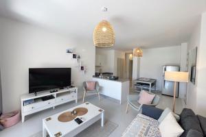 Lagoonfront Easy 1BDR Swan Lake El Gouna