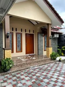 Omah Pikatan Homestay - Jarakan