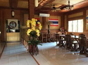 Himawari Restaurant & Cottage