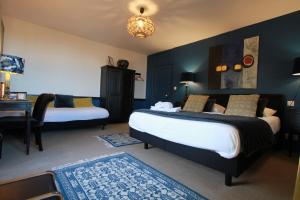 B&B / Chambres d'hotes La Haute Flourie - bed and breakfast : photos des chambres