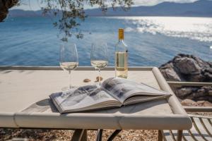 A Luxury Seafront Villa with amazing ambience and view