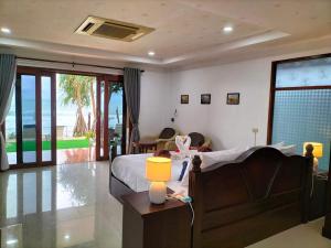 Beach Home Lanta