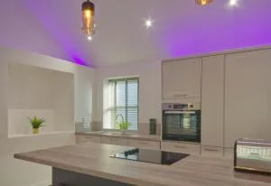 Harbour Heights, Luxury Coastal Apartment in The English Riviera, close to the Shops, Bars, Restaurants, Marina and Beaches - Torquay