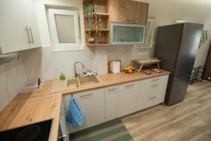 Brand new apartment with hidden garden