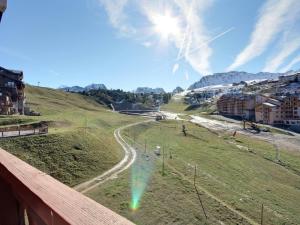 Grand 3 pièces au dernier étage avec vue sur pistes, animaux admis - FR-1-455-204