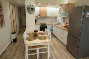 Two bedroom apartment with hidden garden