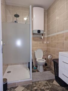 Appartements Logements neufs tout equipes, ideal travail mobilite : photos des chambres