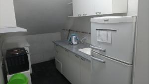 Posada Villa club, Apart 4 cerca del aeropuerto el palomar