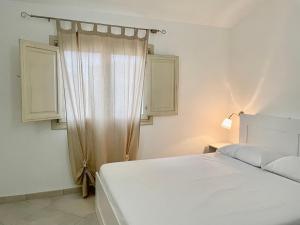 Mediterranean Sea Shell Pool House img11