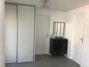 Appartements Maisonnette de charme au calme pres des bords de Marnes : Appartement 1 Chambre