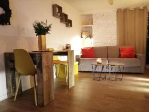 Appartements appartement cosy situe a 2mn de la plage a pied climatise : photos des chambres