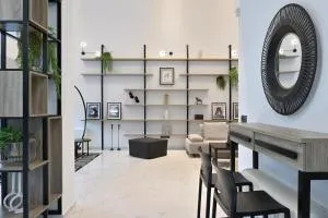 The Lop Athens Holidays Luxury Suites - 派尔季卡