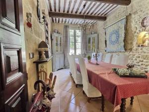 Appartements Chez Lydia - Osez la vie de chateau ! Pont du Gard, Uzes : Appartement