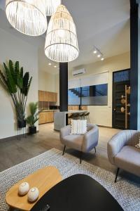 AmazINN Places Rooftop and Design Pool I