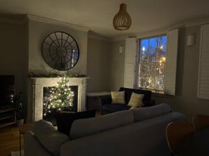 Period Henley 2 bed apt with parking for 1 car