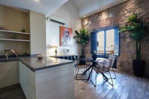 AmazINN Places Casco Viejo unique Desing and Pool III