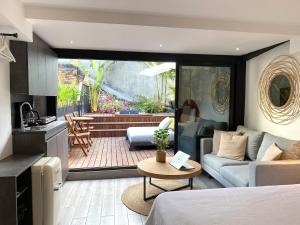 AmazINN Places Casco Viejo private Rooftop and Jacuzzi