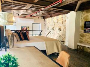 AmazINN Places Casco Viejo Duplex and Pool