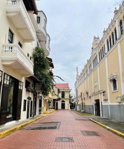 AmazINN Places Casco Viejo Casa Espanola