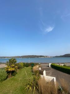 MAISON VILLA montmarin VUE MER BRETAGNE NORD VERS ROSCOFF CARANTEC MORLAIX PLOUESCAT LOCQUENOLE AVEC SON SPA ET SA VUE MER