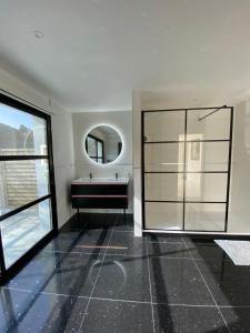 MAISON VILLA montmarin VUE MER BRETAGNE NORD VERS ROSCOFF CARANTEC MORLAIX PLOUESCAT LOCQUENOLE AVEC SON SPA ET SA VUE MER