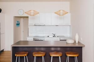 Exclusive Anglesea River Beach Apartment