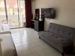 Kata Beach Guesthouse