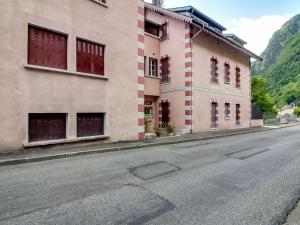 **Charmant logement à Cauterets avec balcon, proche des pistes et randonnées** - FR-1-401-253