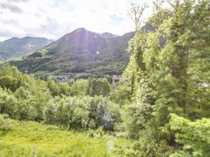 **Charmant logement à Cauterets avec balcon, proche des pistes et randonnées** - FR-1-401-253