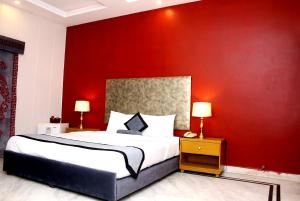Superior King Room room in Hotel Premier inn Mall Lahore