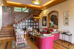 StayVista at Scenic Solitude