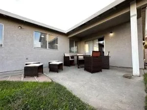 Comfortable House w/ Wi-Fi/TV - TURLOCK,CA - ترلوك