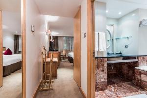 Courthouse Hotel London