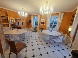 Maisons de vacances La Fuye du Chateau de Jallanges pour 17 personnes : photos des chambres