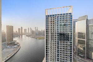 ALiving Luxury Studio with Canal Views I DAMAC Maison Prive 2512