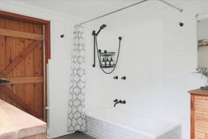 The Early Settler 200 metres from CBD